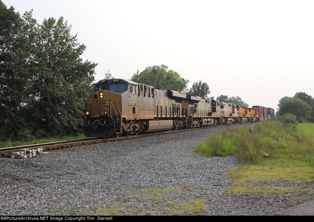 CSX 3177 leads an M332 with some surprises!